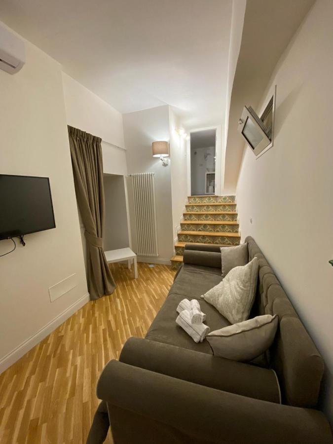 Alcapri Suite Napoli Centro エクステリア 写真