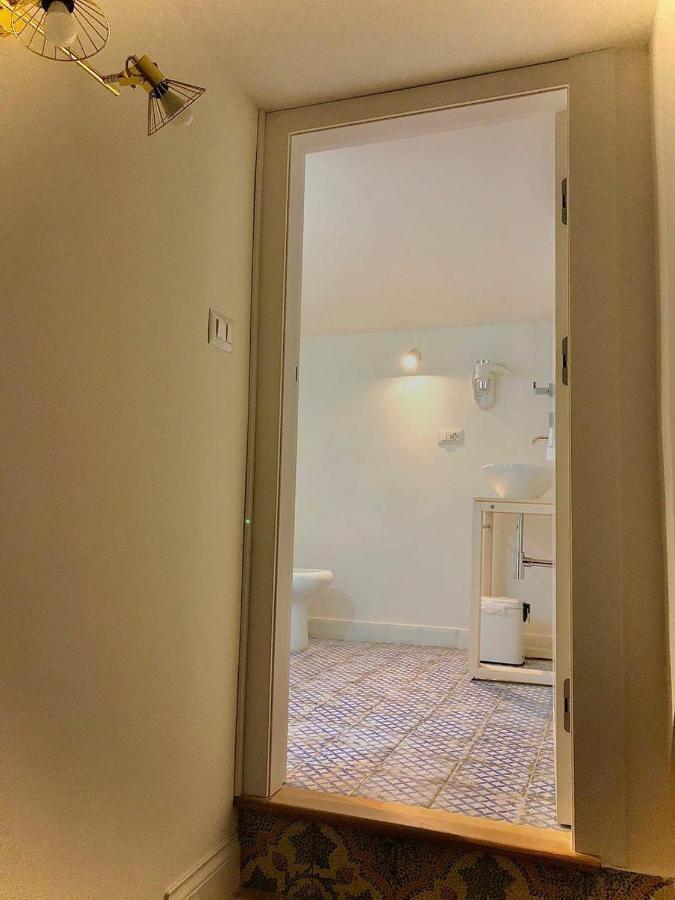 Alcapri Suite Napoli Centro エクステリア 写真